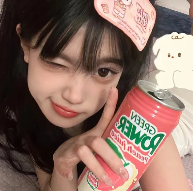 腰间持枪